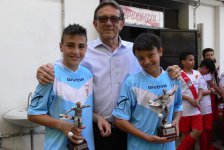 Roberto Boninsegna premia capocannonieri torneo Daniel Crosariol mantova e Alessandro Daini Mantova
